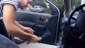 Снять обшивку двери авео