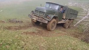 Советские грузовики ГАЗ-66 ЗиЛ-131 и Европейские CSEPEL и IFA W50 на бездорожье!.