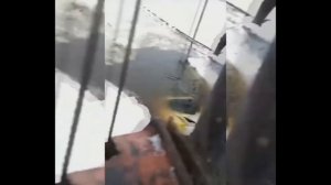 Люди топят машины и снегоходы. Дорогая рыбалка.