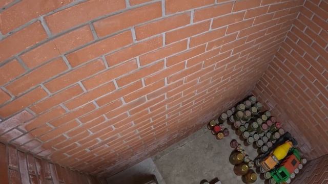 Как можно укрепить стены из шлака в старом доме. Начали сыпаться стены, появились трещины.