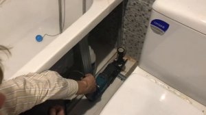 Как установить хомут на канализационную трубу