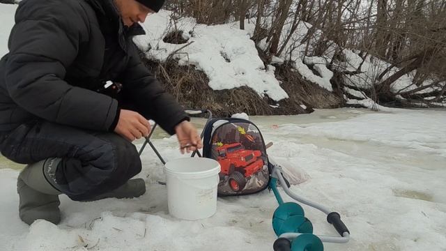 Весенняя рыбалка на реке.Последний лёд 2022. смотреть онлайн