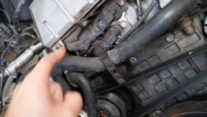 BMW X1 INTAKE CAMSHAFT POSITION SENSOR REPLACEMENT LOCATION BMW E84