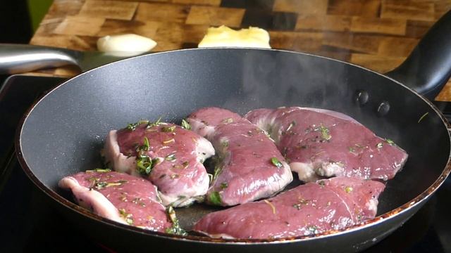 Готовим стейк из оленины быстро и вкусно. смотреть онлайн