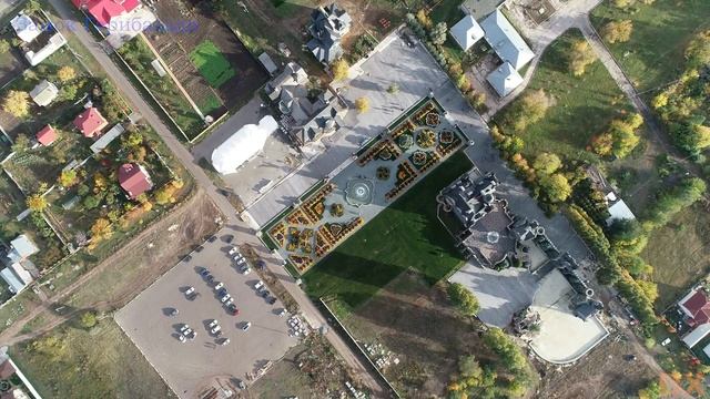 Вид с высоты на Замок Гарибальди, Хрящевку и окрестности. смотреть онлайн