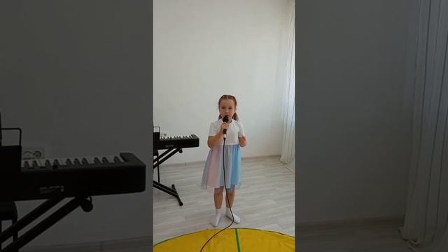 Я люблю этот мир. Попугаева Ева,5 лет смотреть онлайн