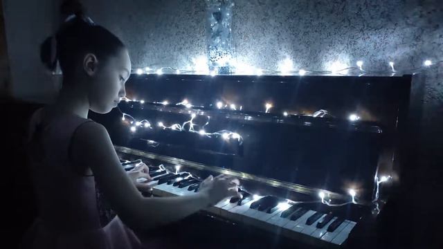 White Clock. D.Bruce. Исполняет Малашенко Дарья