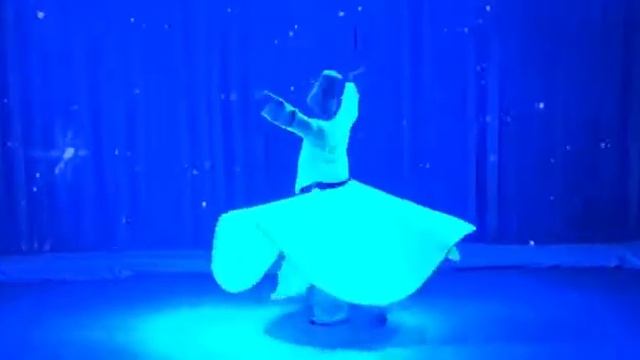 Знаменитая турецкая юбка (танец мужчин с развивающейся юбкой)