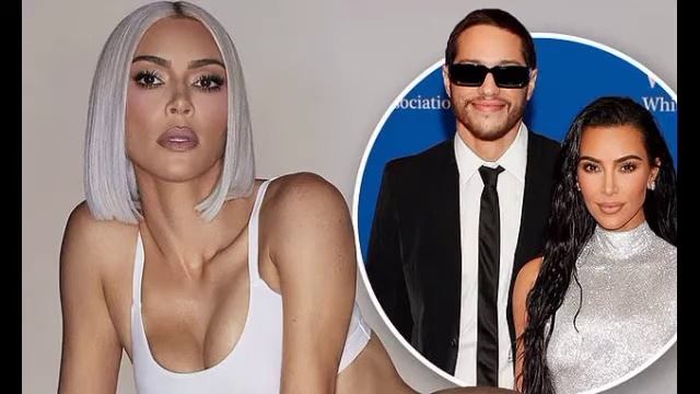 Kim Kardashian's Alleged Photoshop Fail Has Social Media Buzzing. смотреть онлайн