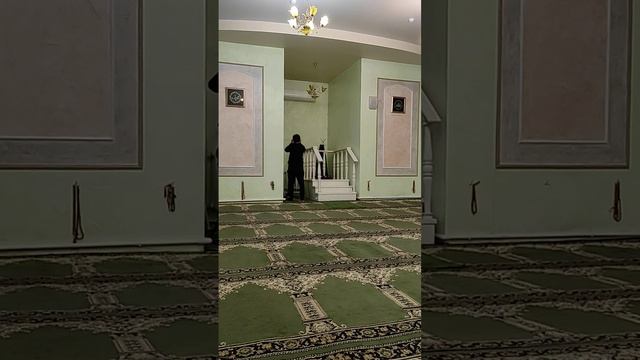 Азан в мечети "Нур" г. Агрыз. Идрис хафиз смотреть онлайн