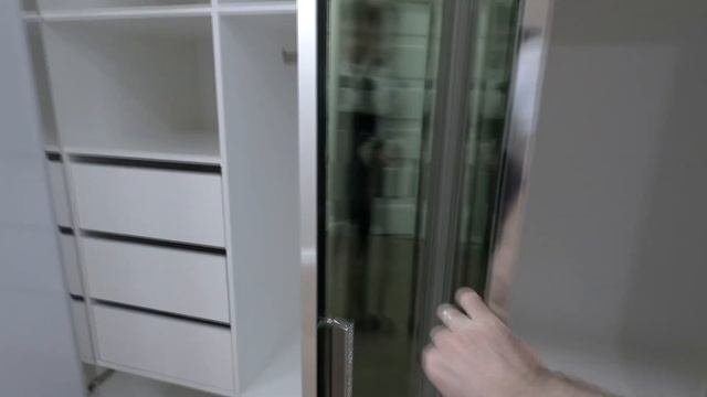 GutenKitchen - встроенный шкаф с распашными фасадами