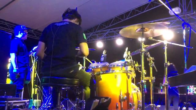 เมาแล้วกะคิดฮอด อาจารย์หนุ่ย มือกลอง แสดงสด กระต่าย พรรนิภา (ห้ามcopy) смотреть онлайн