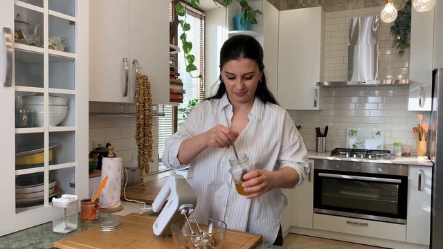 Ореховое торт- пирожное к праздничному столу Объеденье!!! смотреть онлайн