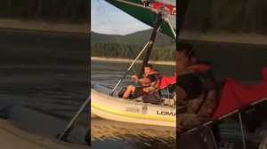 Лодка скрещённая с дельтапланом 2