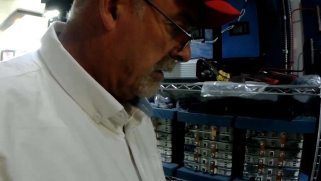 Nissan Leaf & Chevy Volt BMS or no BMS ? update - 20 months in смотреть онлайн