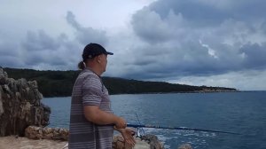 Рыбалка в Черногории с берега на удочку и фидер