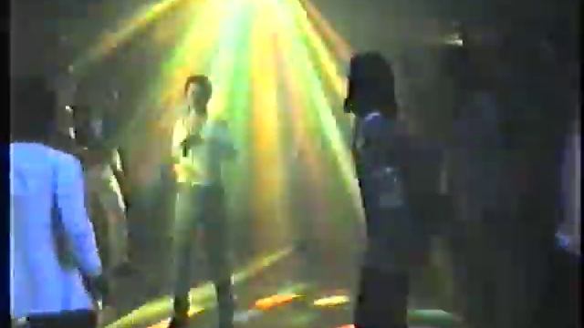 90-е! Дискотека 1 Мая 1998г. Кафе "Ивушка" в Березино! Беларусь. смотреть онлайн