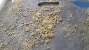 Зачистка потолка от старого поролона .