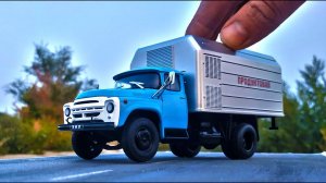 Модель грузовика ЗИЛ 130 РЕФРИЖЕРАТОР ЛУМЗ 890Б масштаб 1/43 распаковка и обзор. Про машинки.