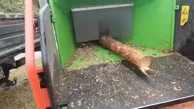 Дробление веток, щепа