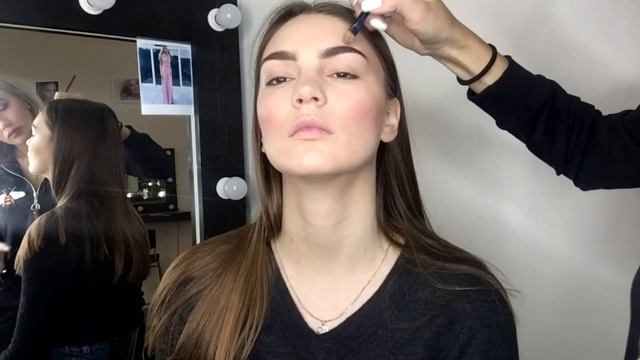 УРОК МАКИЯЖА  ОБУЧАЮЩЕЕ ВИДЕО СТРЕЛКИ ГУБЫ