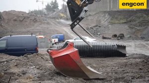 engcon Tiltrotator & Pallet Fork