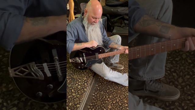 Gear of the Week w/Dan Walsh: Vox Giulietta Acoustic Electric | Fishman Loudbox Mini Charge Amp смотреть онлайн