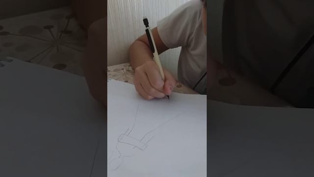Как нарисовать девочку в красивом фиолетовом платье.?