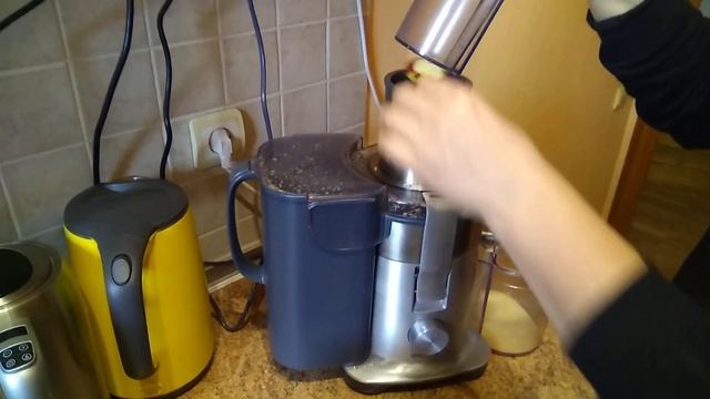 Видео обзор моей новой соковыжималки и несколько слов о проблеме старой шнековой соковыжималки