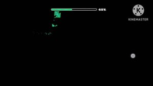 прохожу различные уровни в geometry dash