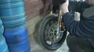 Honda CB 1100 RS 2017  Снимаем  переднее крыло правильно  Устанавливаем удлиннитель крыла