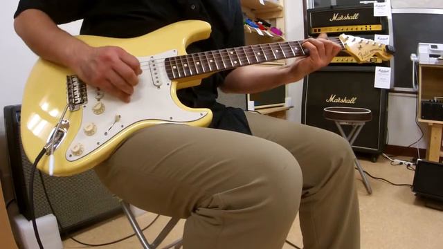 Fender USA Yngwie Malmsteen Stratocaster Update Rosewood Finger Board Clean смотреть онлайн