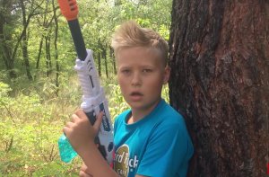 Видео про нерф стрелялки. Новые бластеры в действии.