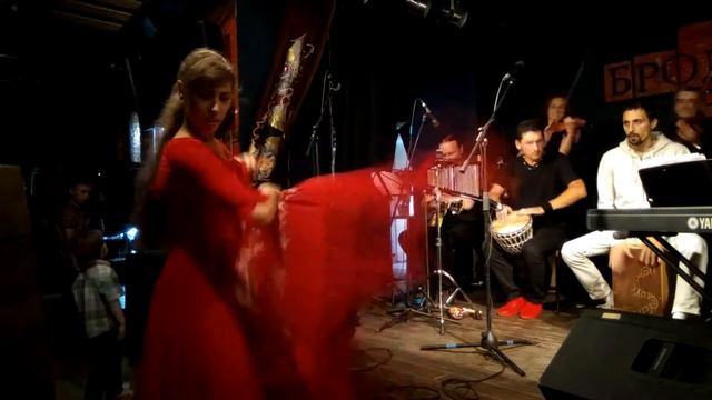 Елена Суворова (вокал) и компания
