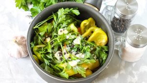 Перец с зеленью на зиму