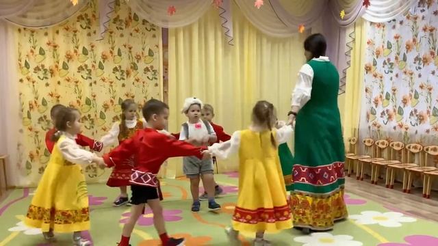 Коллектив "Капельки". Игра-хоровод "Зайка попляши" 5 лет. смотреть онлайн