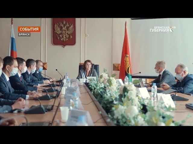 Двух брянцев наградили за спасение рыбака в Мурманской области