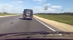 Бешенный УАЗик едет 140 км/час