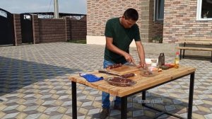 КАК ПРИГОТОВИТЬ СОЧНЫЙ ШАШЛЫК-РУЛЕТ ИЗ ГОВЯДИНЫ С КУРДЮКОМ. ШАШЛЫК-БОМБА!