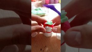 Лепка из воздушного пластилина: Как слепить из пластилина котика в шапке клубники? |Dasha|