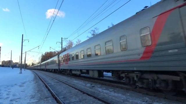 Позитивный машинист на ЭП20-059 с фирменным поездом №16 "Москва - Екатеринбург":-) смотреть онлайн