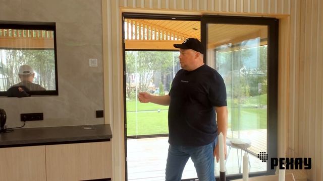 Обзор дома в стилистике фахверк с окнами РЕХАУ от компании Балтийский Зодчий на OPEN VILLAGE 2023