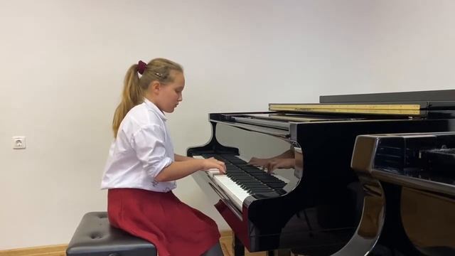 Эва Акбалькан, 4 класс