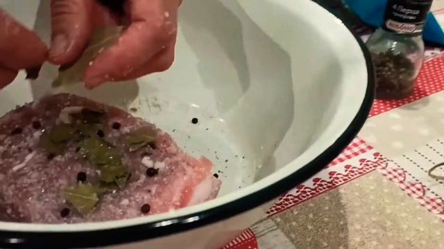 КАК ПРИГОТОВИТЬ САЛО/ДВА ВАРИАНТА.