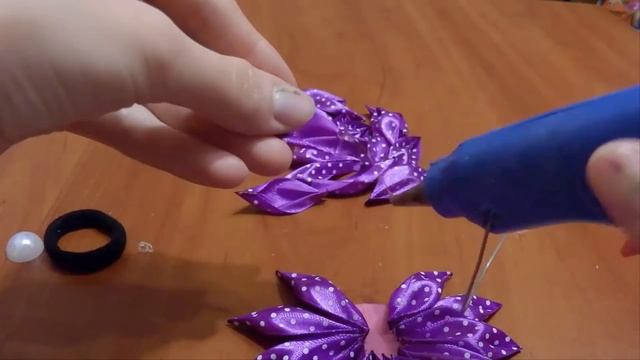 Красивый цветочек на резиночке Украшение для девочки Ручная работа смотреть онлайн