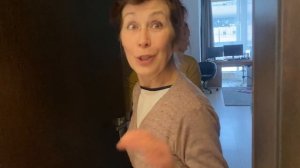Злого СОСЕДА ЗАБРАЛИ в ПСИХУШКУ, за то что ОН НАГАДИЛ МНЕ ПОД ДВЕРЬ!