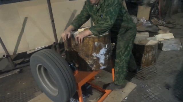 Видео использования дровокола СДК-1