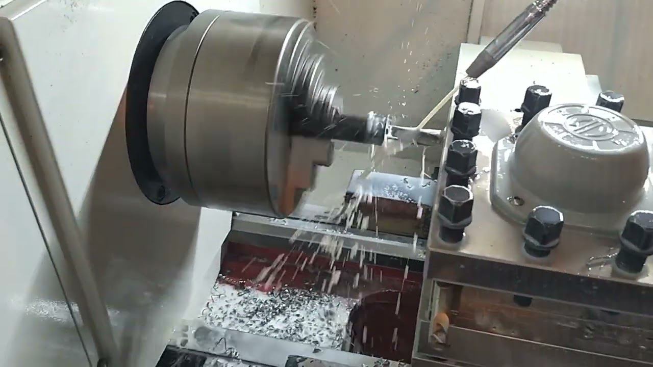 Чем СВЕРЛИТЬ и РАСТАЧИВАТЬ на токарном ЧПУ станке. смотреть онлайн