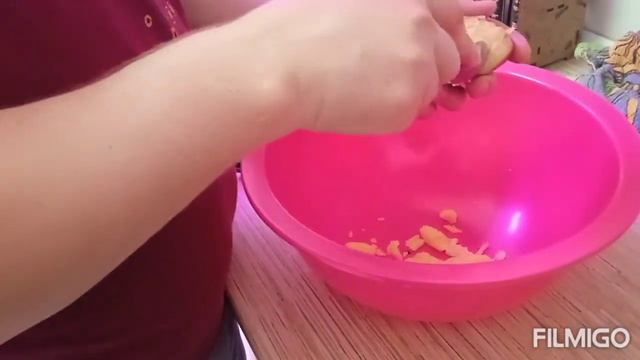 я знаю как вкусно приготовить  фаршированную картошку в духовке