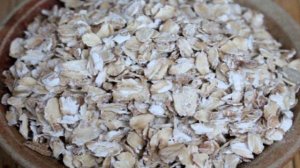 Тыквенная каша с бананом, изюмом и орехами